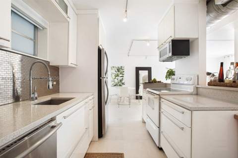 201 Jefferson Ave 2E, Miami Beach FL - photo 7 of 23