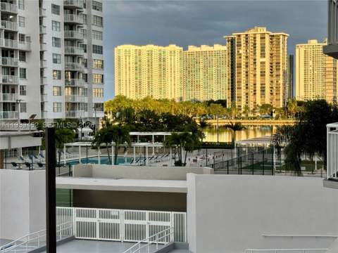 18021 Biscayne Blvd 304, Aventura FL - photo 18 of 50