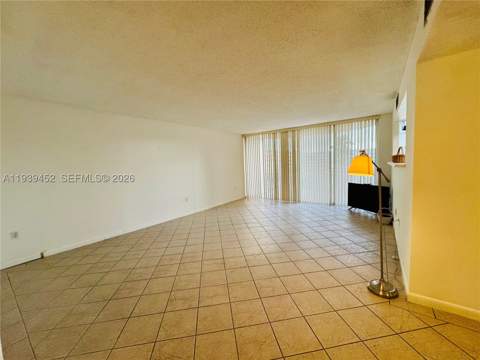 18021 Biscayne Blvd 304, Aventura FL - photo 21 of 50