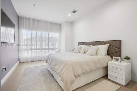 8144 NW 43rd St, Doral FL - photo 15 of 34