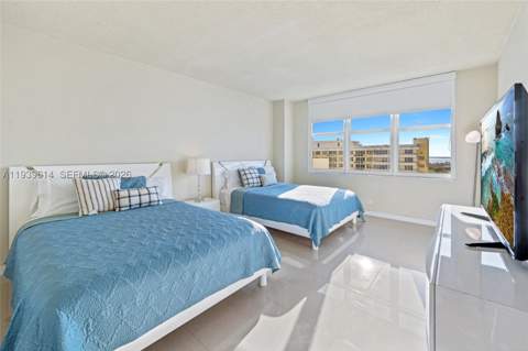 5601 Collins Ave 1618, Miami Beach FL - photo 9 of 31