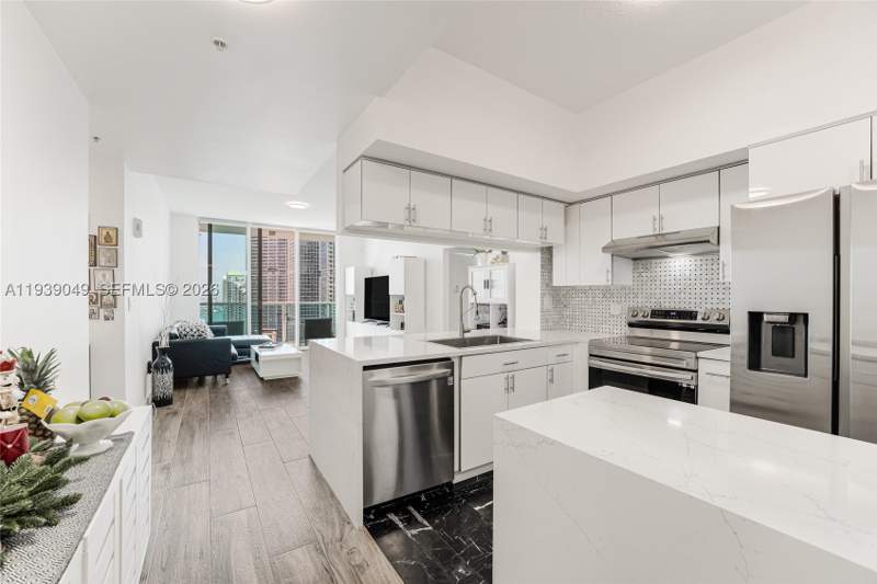 3 bedroom Condominium at 31 SE 5th St 3918, Brickell On The River N T, Miami — photo 3