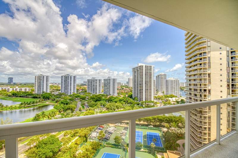 2 bedroom Condominium at 20185 E Country Club Drive 1709, The Landmark Club Condo, Aventura — photo 3