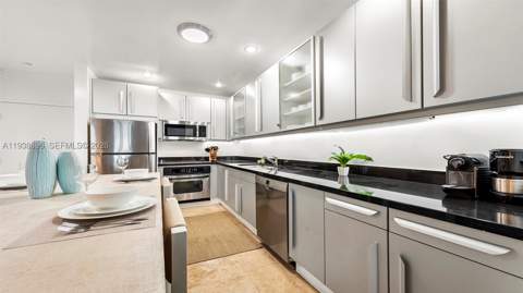 2301 Collins Ave 1632, Miami Beach FL - photo 15 of 28