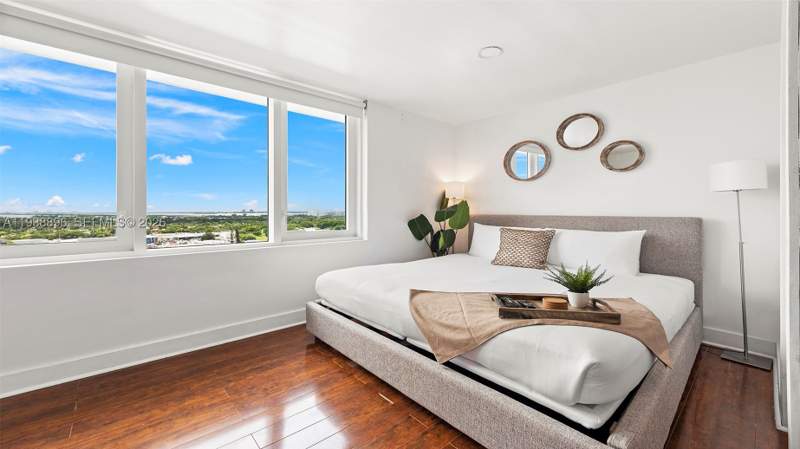 0 bedroom Condominium at 2301 Collins Ave 1632, Roney Palace Condo, Miami Beach — photo 2