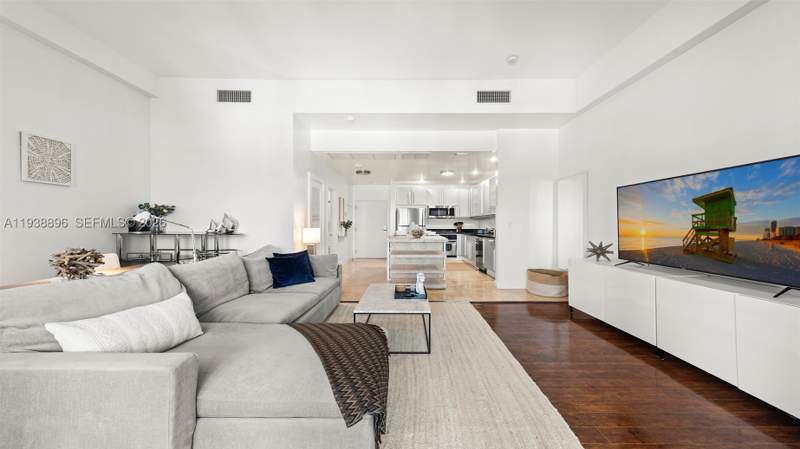 0 bedroom Condominium at 2301 Collins Ave 1632, Roney Palace Condo, Miami Beach — photo 3