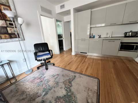 600 15th St 10, Miami Beach FL - photo 7 of 7