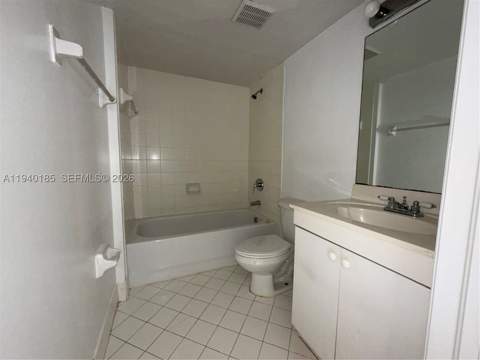 935 NE 33rd Terr 104, Homestead FL - photo 6 of 10
