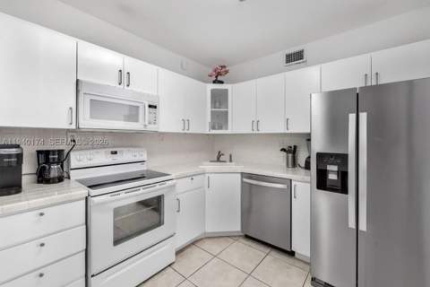 5601 Collins Ave 825, Miami Beach FL - photo 12 of 39