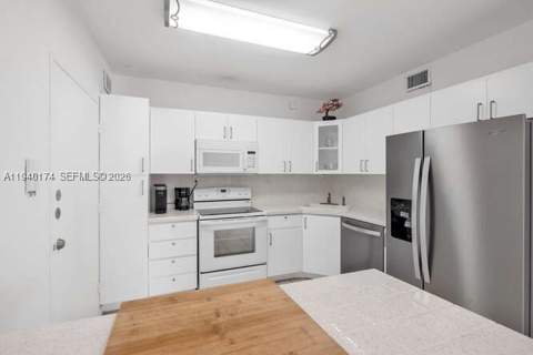 5601 Collins Ave 825, Miami Beach FL - photo 23 of 39