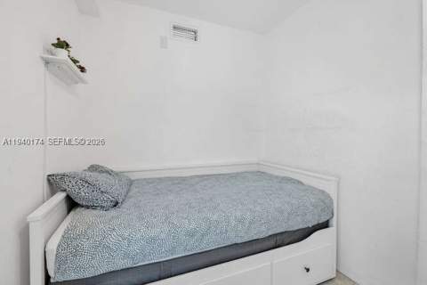 5601 Collins Ave 825, Miami Beach FL - photo 24 of 39