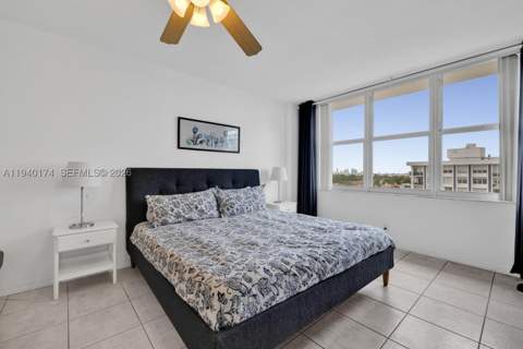 5601 Collins Ave 825, Miami Beach FL - photo 7 of 39