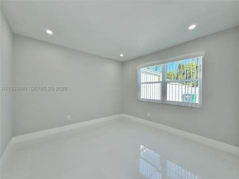 11240 SW 33rd Cir Pl, Miami FL - photo 12 of 23