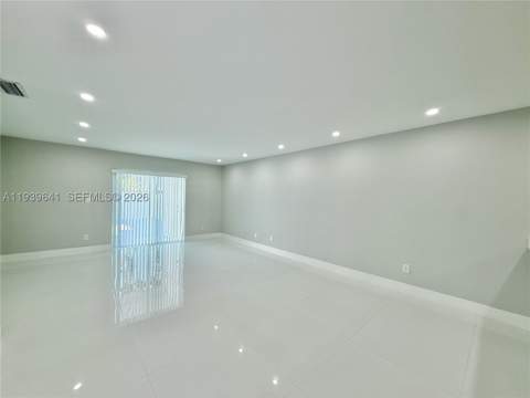 11240 SW 33rd Cir Pl, Miami FL - photo 7 of 23