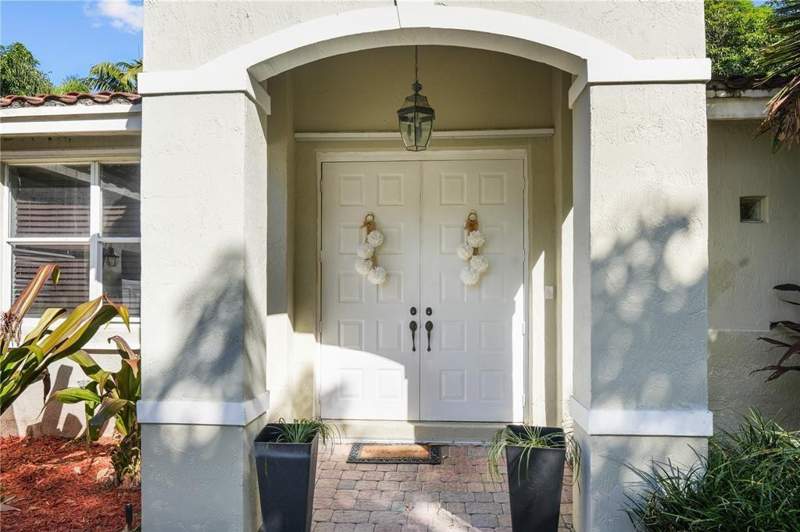 4 bedroom SingleFamilyResidence at 8209 SW 173rd Terrace, Groves At Old Cutler, Palmetto Bay — photo 2