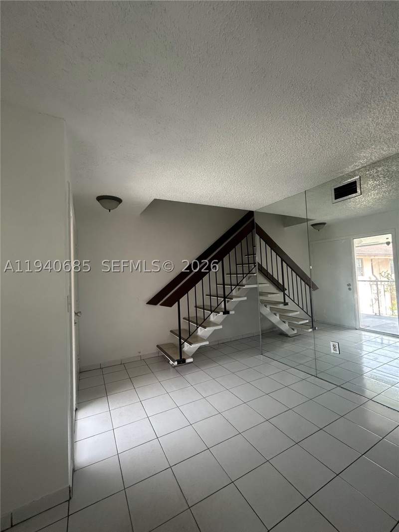 3 bedroom Townhouse at 5851 W 20th Ave 409, Conquistador Park Condo, Hialeah — photo 3