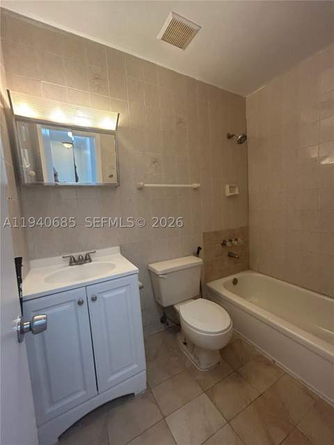 5851 W 20th Ave 409, Hialeah FL - photo 9 of 15