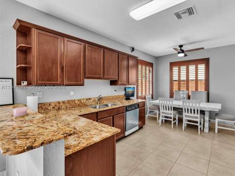 625 SE 30th Ter, Homestead FL - photo 18 of 74