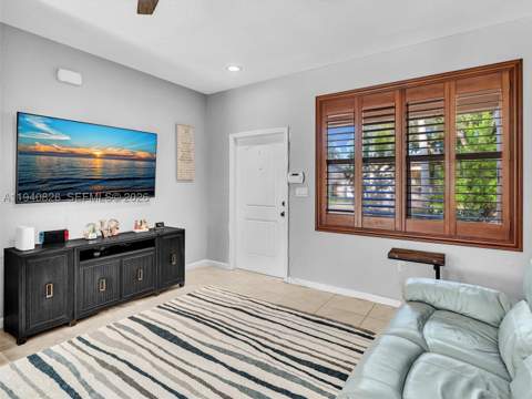 625 SE 30th Ter, Homestead FL - photo 6 of 74