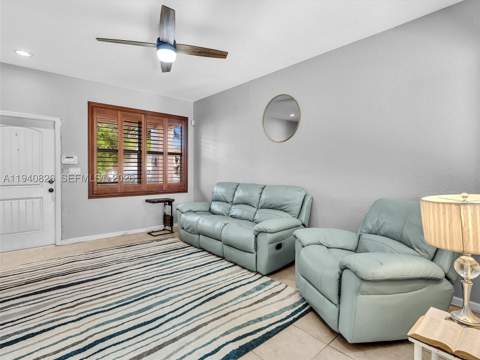 625 SE 30th Ter, Homestead FL - photo 7 of 74