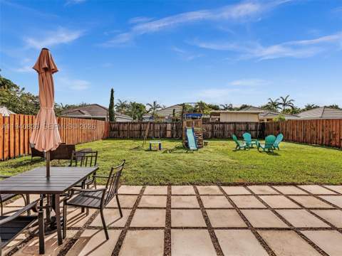 625 SE 30th Ter, Homestead FL - photo 9 of 74
