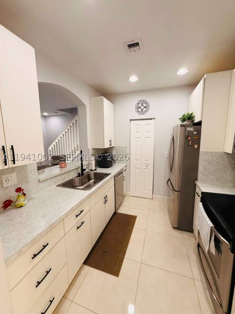 2279 NE 42nd Cir, Homestead FL - photo 11 of 35