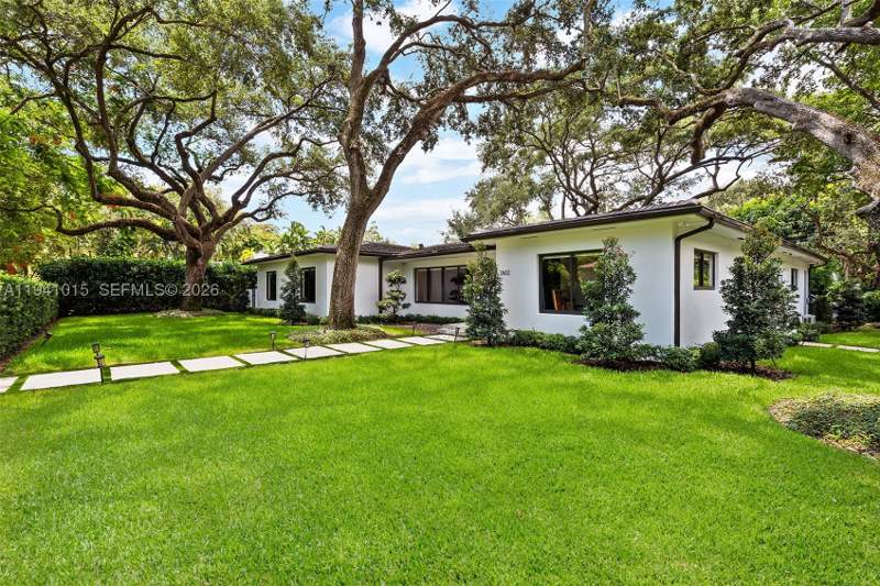 3 bedroom SingleFamilyResidence at 2602 San Domingo Street, Coral Gab Sec D Rev Pl, Coral Gables — photo 2