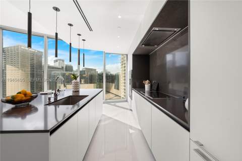 300 Biscayne Blvd Way 3407, Miami FL - photo 10 of 34