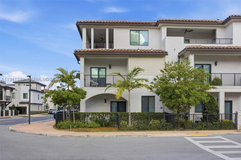 3 bedroom Townhouse at 4250 NW 83rd Ave, Downtown Doral South Phas, Doral — photo 3