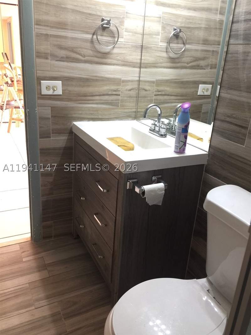 2 bedroom Condominium at 5505 NW 7th St W406, El Lago Condo, Miami — photo 3
