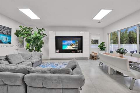 10055 NW 77th St, Doral FL - photo 10 of 55