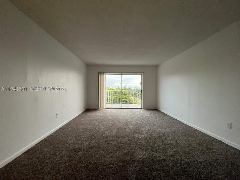 1 bedroom Condominium at 492 NW 165th St Rd C-611, Montecarlo Condo, Miami — photo 2