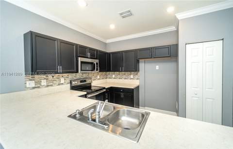 3136 SE 2nd Dr, Homestead FL - photo 9 of 37
