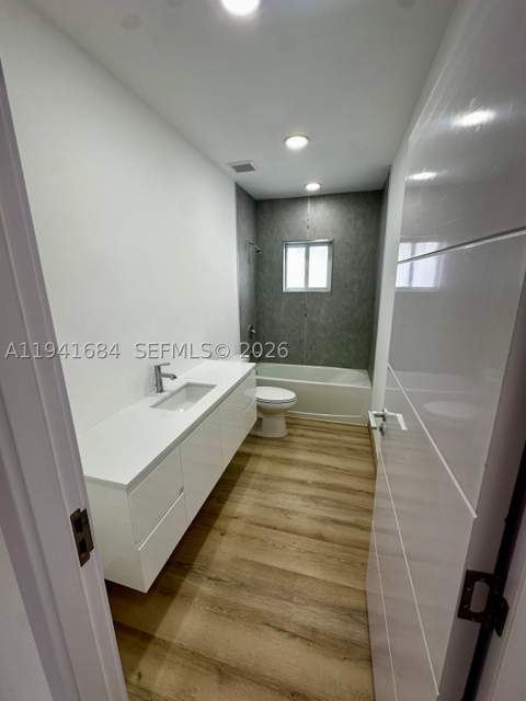 722 NW 6 Ct, Florida City FL - photo 16 of 64