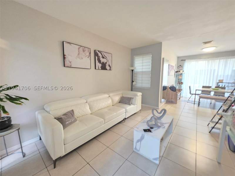3 bedroom Townhouse at 11702 SW 137th Pl, Century Breeze, Miami — photo 2