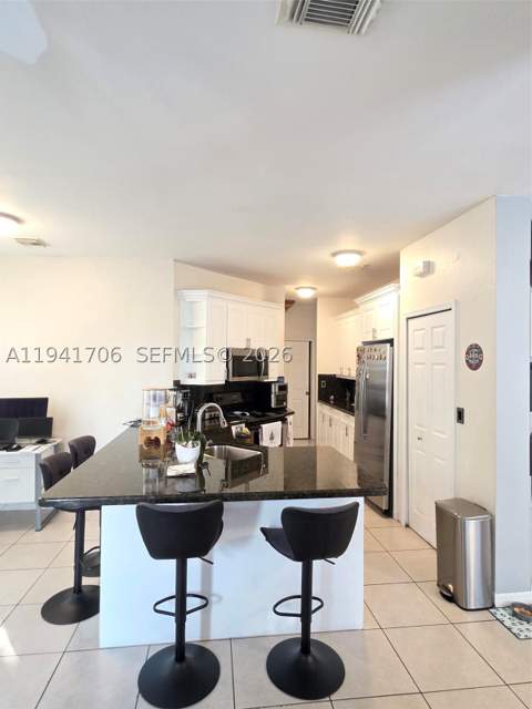 11702 SW 137th Pl, Miami FL - photo 8 of 32