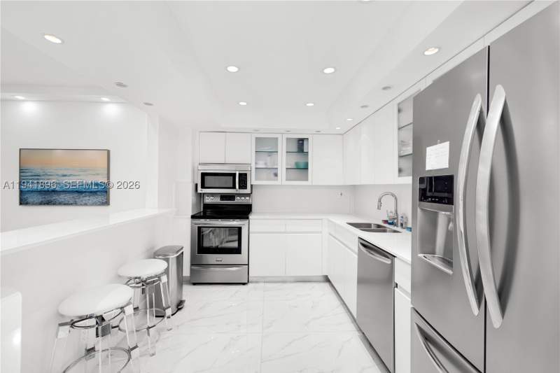 2 bedroom Condominium at 9455 Collins Ave 806, The Waves Condo, Surfside — photo 3