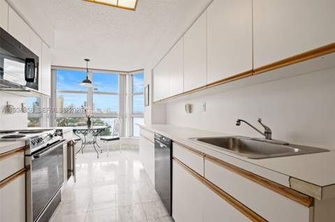 19195 NE 36th Ct 710, Aventura FL - photo 12 of 28