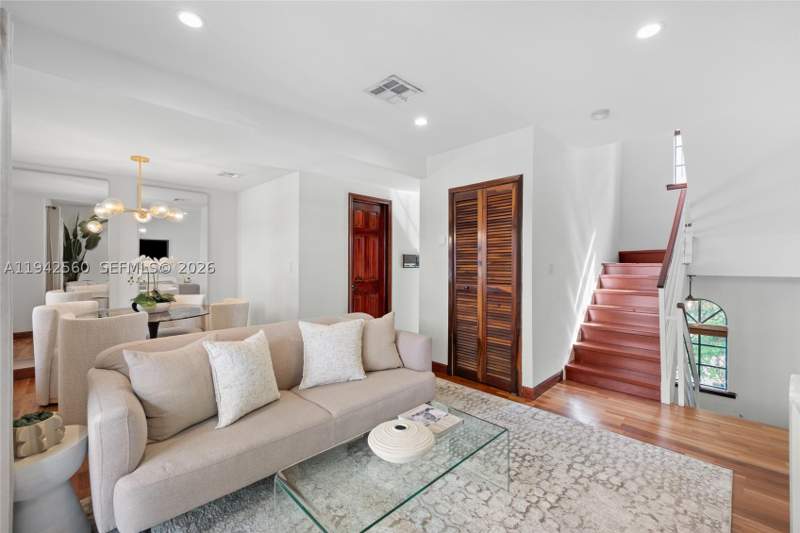 2 bedroom Townhouse at 231 Majorca Ave C, Villas De Majorca Condo, Coral Gables — photo 3