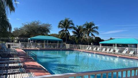 2811 SE 17th Ave 210, Homestead FL - photo 12 of 15