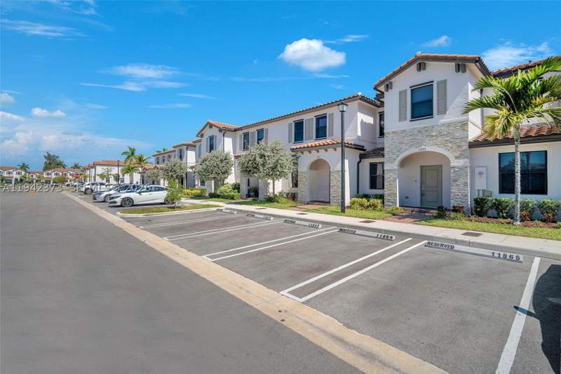 3 bedroom Townhouse at 11869 SW 246th Ter, Silver Palm Residential H, Homestead — photo 2