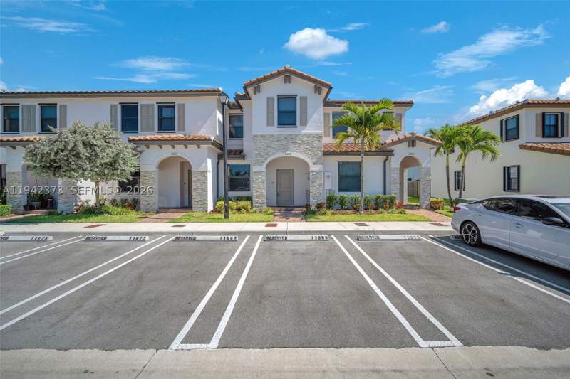 3 bedroom Townhouse at 11869 SW 246th Ter, Silver Palm Residential H, Homestead — photo 3