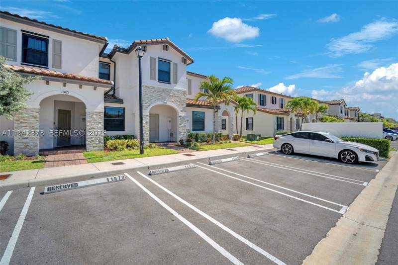 3 bedroom Townhouse at 11869 SW 246th Ter, Silver Palm Residential H, Homestead — photo 4