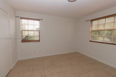 18328 NW 68th Ave P, Hialeah FL - photo 11 of 26