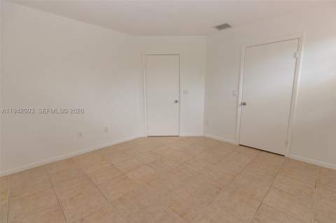 18328 NW 68th Ave P, Hialeah FL - photo 13 of 26