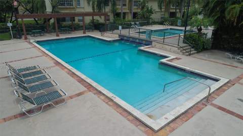 18328 NW 68th Ave P, Hialeah FL - photo 20 of 26