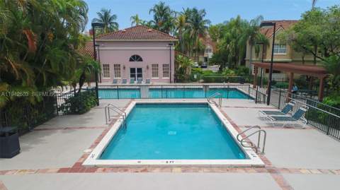 18328 NW 68th Ave P, Hialeah FL - photo 22 of 26