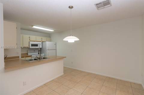 18328 NW 68th Ave P, Hialeah FL - photo 6 of 26