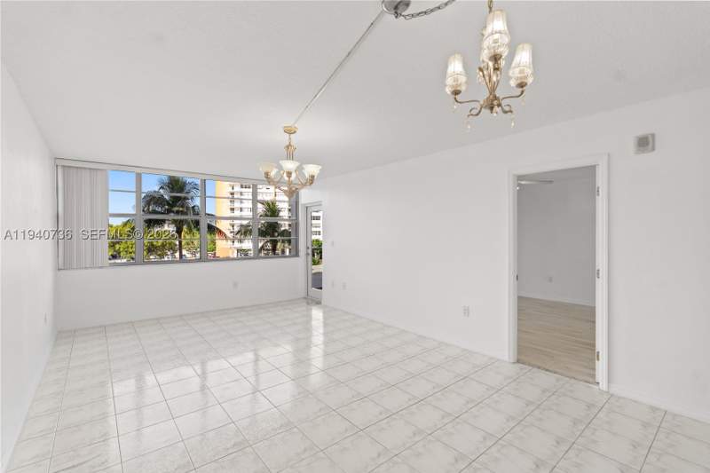 1 bedroom Condominium at 1351 NE Miami Gardens Dr 301E, Buckley Towers Condo - Ea, Miami — photo 3
