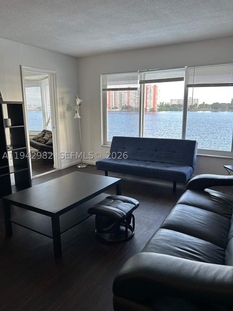 1 bedroom Condominium at 1150 NE 191st St 45, Riviera Condominium Apts, Miami — photo 2
